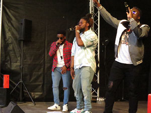 Festival A Cappella 2019. Actuaci&oacute; de Vad&eacute; a la pla&ccedil;a de la Independ&egrave;ncia