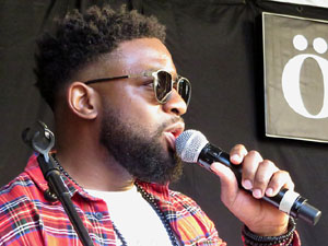 Festival A Cappella 2019. Actuaci&oacute; de Vad&eacute; a la pla&ccedil;a de la Independ&egrave;ncia