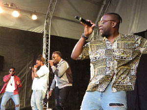 Festival A Cappella 2019. Actuaci&oacute; de Vad&eacute; a la pla&ccedil;a de la Independ&egrave;ncia