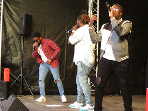 Festival A Cappella 2019. Actuaci&oacute; de Vad&eacute; a la pla&ccedil;a de la Independ&egrave;ncia