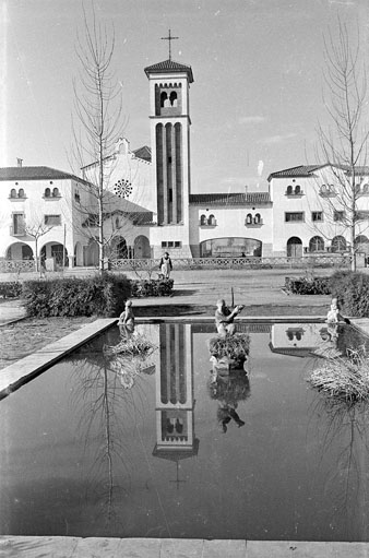 Església estany de la plaça de l'Assumpció. 3 de mar&ceddil; de 1956