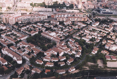 Vista aèria del barri de Sant Narcís. 1980-2000