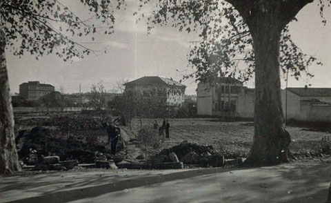 Zona d'horts a la carretera de Santa Eugènia on posteriorment es construiria el grup de cases del barri de Sant Narcís. 1945-1949
