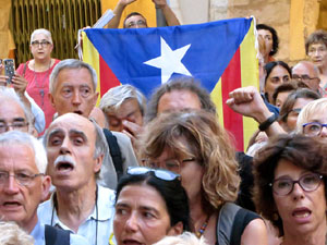Concentraci&oacute; a la pla&ccedil;a del Vi per la independ&egrave;ncia i la llibertat dels presos pol&iacute;tics