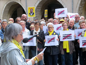 Concentració a la plaça del Vi per la independència i la llibertat dels presos polítics