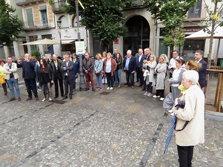 Homenatge floral a Carles Rahola a la Rambla de la Llibertat