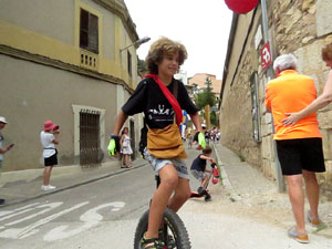 Festa Major de Sant Daniel 2019 - Cercavila des del mirador de Montorr&oacute; al Monestir de Sant Daniel
