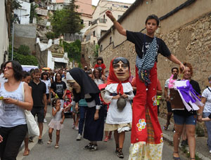 Festa Major de Sant Daniel 2019 - Cercavila des del mirador de Montorr&oacute; al Monestir de Sant Daniel