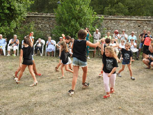 Festa Major de Sant Daniel 2019 - Danses i salutacions al monestir de Sant Daniel