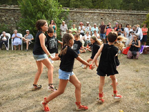 Festa Major de Sant Daniel 2019 - Danses i salutacions al monestir de Sant Daniel