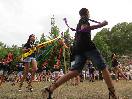 Festa Major de Sant Daniel 2019 - Danses i salutacions al monestir de Sant Daniel