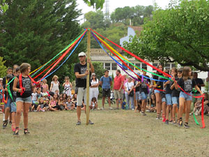Festa Major de Sant Daniel 2019 - Danses i salutacions al monestir de Sant Daniel