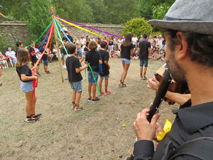 Festa Major de Sant Daniel 2019 - Danses i salutacions al monestir de Sant Daniel
