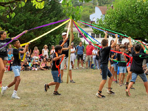 Festa Major de Sant Daniel 2019 - Danses i salutacions al monestir de Sant Daniel
