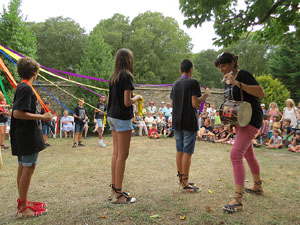Festa Major de Sant Daniel 2019 - Danses i salutacions al monestir de Sant Daniel