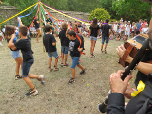 Festa Major de Sant Daniel 2019 - Danses i salutacions al monestir de Sant Daniel