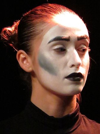 FITAG 2019 - '8 wires or 1 reason of love'. Espectacle interpretat per la companyia 'Student Dance and Plastic Theatre Oler' de Moscou, R&uacute;ssia