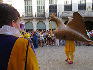 Arribada de la Flama del Canig&oacute; 2019 a la pla&ccedil;a del Vi