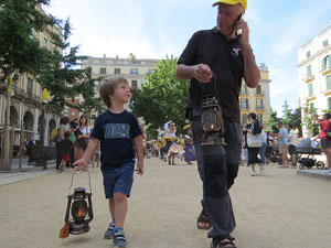 Cercavila de la Flama del Canig&oacute; 2019 fins la pla&ccedil;a del Vi