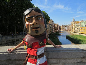 Cercavila de la Flama del Canig&oacute; 2019 fins la pla&ccedil;a del Vi