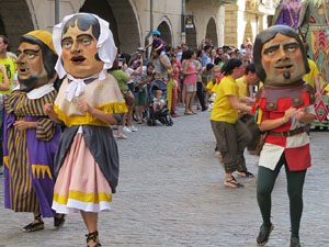 Cercavila de la Flama del Canig&oacute; 2019 fins la pla&ccedil;a del Vi