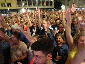 Marxa de Torxes de Girona per commemorar l'1-O