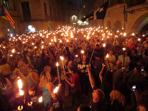 Marxa de Torxes de Girona per commemorar l'1-O