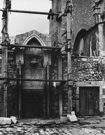 Obres a l'edifici de les Àligues, a la plaça Sant Domènec. Ca. 1965