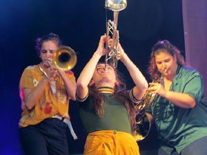 Festival Strenes 2019. Concert de Balkan Paradise Orchestra a la pla&ccedil;a Catalunya dins la programaci&oacute; de la Festa Major de l'Strenes