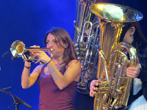 Festival Strenes 2019. Concert de Balkan Paradise Orchestra a la pla&ccedil;a Catalunya dins la programaci&oacute; de la Festa Major de l'Strenes