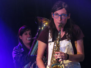 Festival Strenes 2019. Concert de Balkan Paradise Orchestra a la pla&ccedil;a Catalunya dins la programaci&oacute; de la Festa Major de l'Strenes