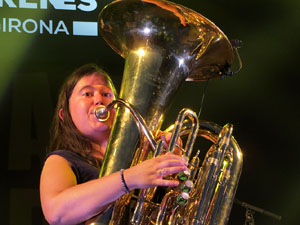 Festival Strenes 2019. Concert de Balkan Paradise Orchestra a la pla&ccedil;a Catalunya dins la programaci&oacute; de la Festa Major de l'Strenes