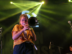 Festival Strenes 2019. Concert de Balkan Paradise Orchestra a la pla&ccedil;a Catalunya dins la programaci&oacute; de la Festa Major de l'Strenes