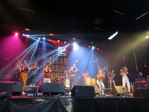 Festival Strenes 2019. Concert de Balkan Paradise Orchestra a la pla&ccedil;a Catalunya dins la programaci&oacute; de la Festa Major de l'Strenes