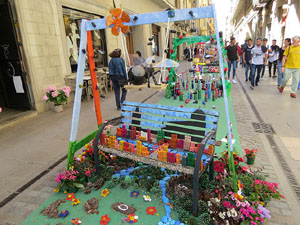 Temps de Flors 2019. Instal&middot;lacions i muntatges als espais del carrer Nou