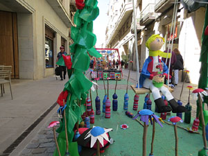 Temps de Flors 2019. Instal&middot;lacions i muntatges als espais del carrer Nou