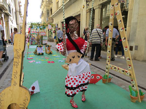 Temps de Flors 2019. Instal&middot;lacions i muntatges als espais del carrer Nou