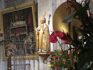 Temps de Flors 2019. Decoracions florals a l'interior de la nau g&ograve;tica de Sant Feliu