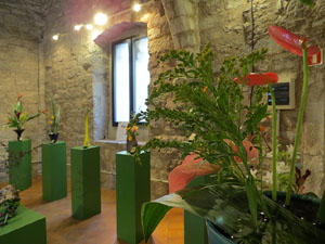 Temps de Flors 2019. Decoracions orientals al primer pis de l'edifici de les Sarra&iuml;nes