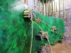 Temps de Flors 2019. Decoracions orientals al primer pis de l'edifici de les Sarra&iuml;nes