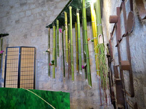 Temps de Flors 2019. Decoracions orientals al primer pis de l'edifici de les Sarra&iuml;nes