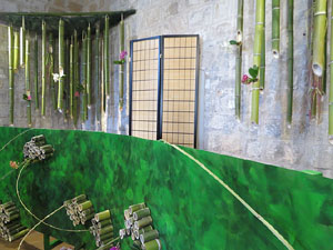 Temps de Flors 2019. Decoracions orientals al primer pis de l'edifici de les Sarra&iuml;nes