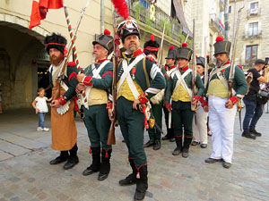 XII Festa Reviu els Setges Napole&ograve;nics de Girona. Desfilada pels carrers de Girona
