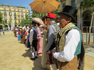 XII Festa Reviu els Setges Napole&ograve;nics de Girona. Presentaci&oacute; a la pla&ccedil;a de la Independ&egrave;ncia