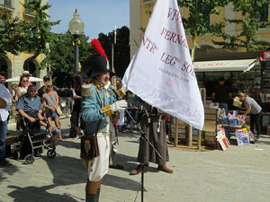 XII Festa Reviu els Setges Napole&ograve;nics de Girona. Presentaci&oacute; a la pla&ccedil;a de la Independ&egrave;ncia