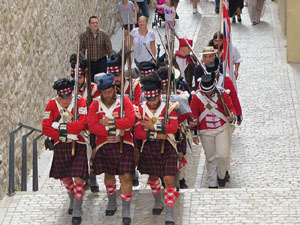 XII Festa Reviu els Setges Napole&ograve;nics de Girona. Presentaci&oacute; a la pla&ccedil;a de Sant Dom&egrave;nec