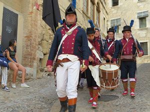 XII Festa Reviu els Setges Napole&ograve;nics de Girona. Presentaci&oacute; a la pla&ccedil;a de Sant Dom&egrave;nec