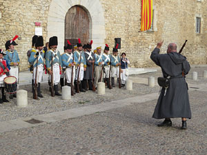 XII Festa Reviu els Setges Napole&ograve;nics de Girona. Presentaci&oacute; a la pla&ccedil;a de Sant Dom&egrave;nec