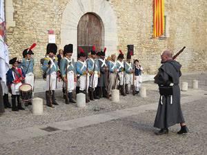 XII Festa Reviu els Setges Napole&ograve;nics de Girona. Presentaci&oacute; a la pla&ccedil;a de Sant Dom&egrave;nec