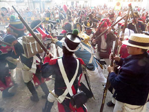 XII Festa Reviu els Setges Napoleònics de Girona. Combats a la plaça dels Apòstols